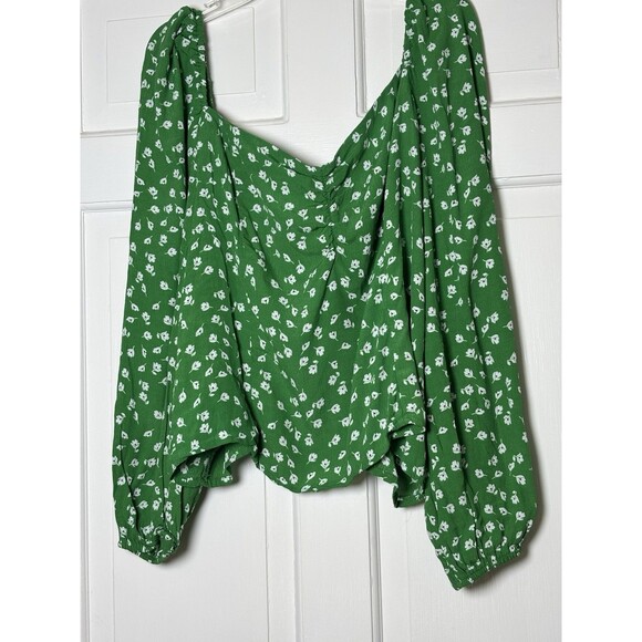 H&M Tops - H & M Puff Slve Green With White Flowers Lg Slv Too Women’s 2XL